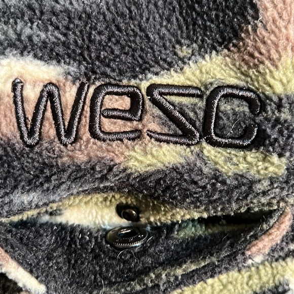WESC 1/4 Zip Camo Fleece Pullover~UNISEX~ Men’s~Lg/Women’s~XL - Picture 5 of 10